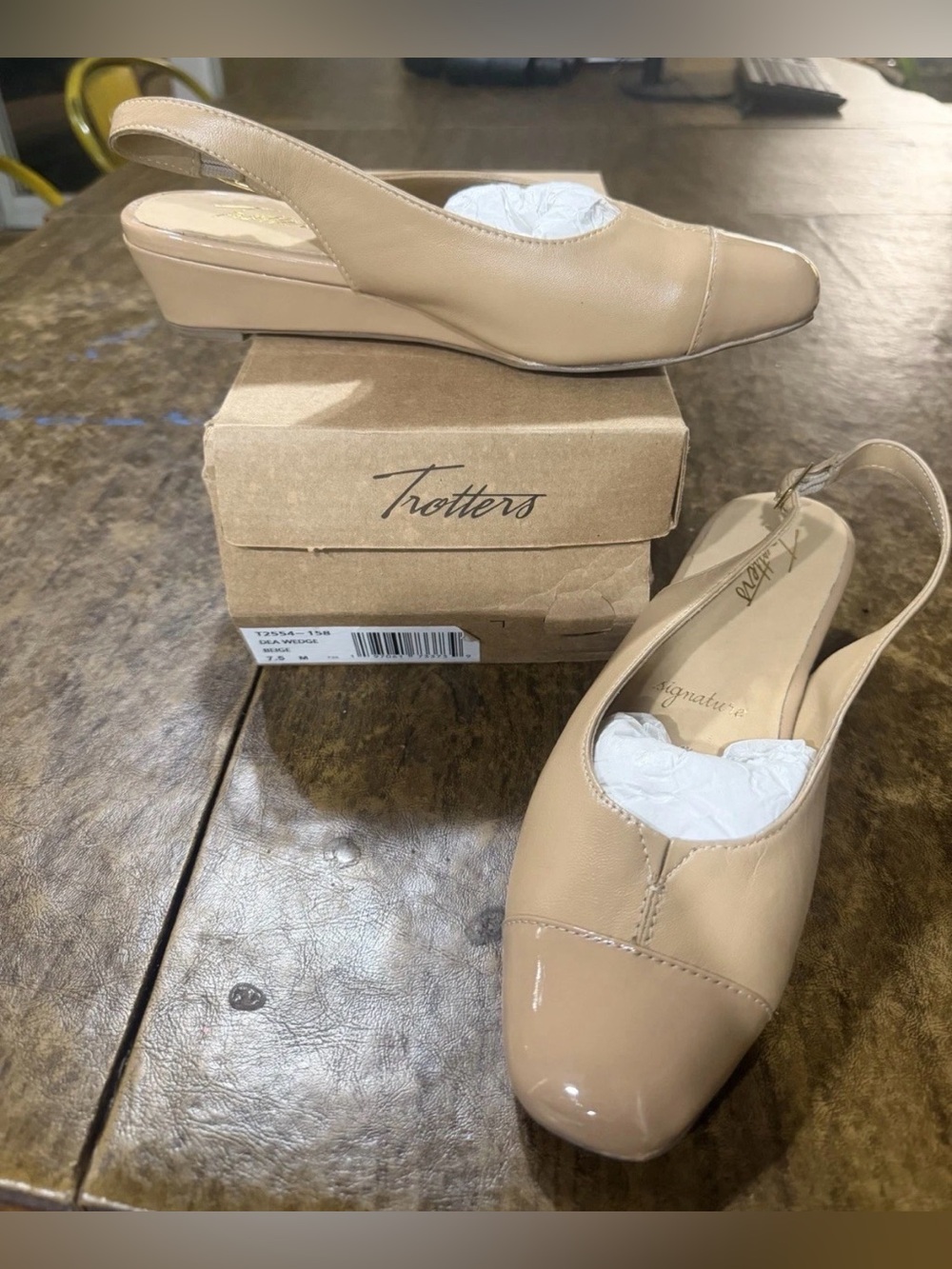 Trotters Dea Wedge Women's Flats Beige Size 7.5 NIB